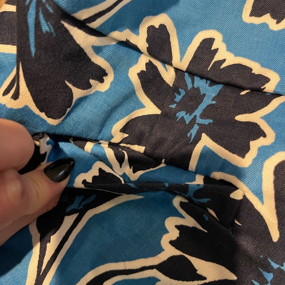 J. Crew Factory | Chino Vacation Shorts and Scarf - Picture 4 of 10